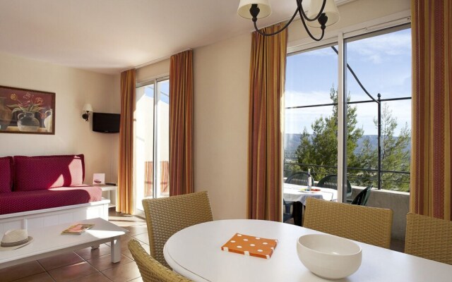 Comfortable Apartment Located in Authentic Provencal Village