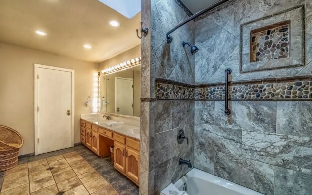 415Riverbendlodgeucncb River Bend Lodge