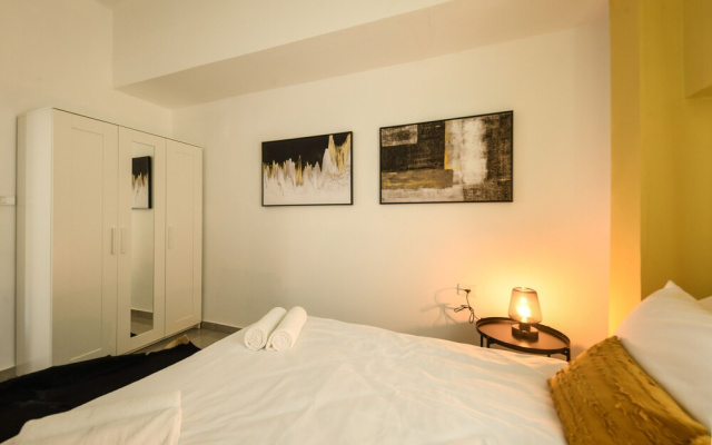 Prime location Sunny 3bedroom apartment