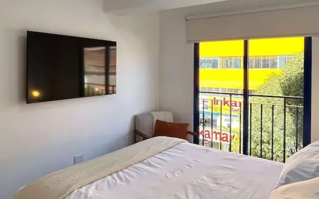 w Trendy 2BR Duplex Retreat in Cusco