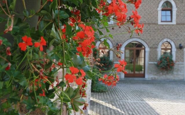 Hotel - Ferme du Chateau D'ahin