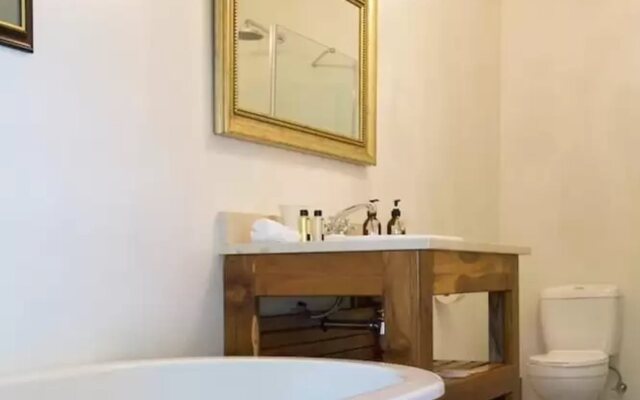 Capeblue Manor House