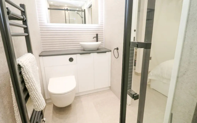 2A Salubrious Terrace