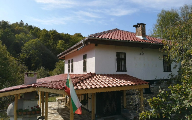 Къща за гости Ножери
