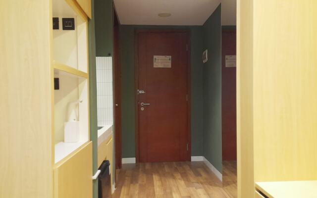 Scenic And Homey Studio Mataram City Apartment