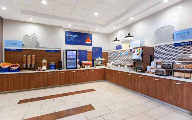 Holiday Inn Express and Suites Ontario Airport by IHG