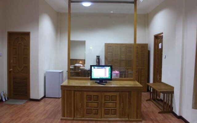 Hotel Golden Land