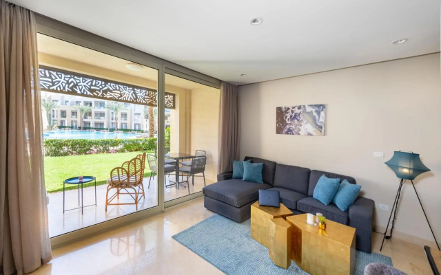 Elegant & Edgy 2 BR w Beach & Pool Mangroovy