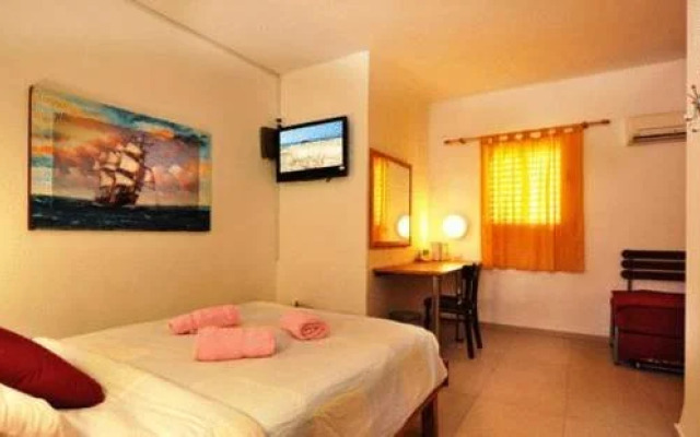 Merkaz Yami Caesarea