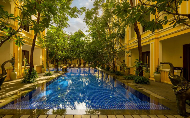 La Residence WatBo Hotel