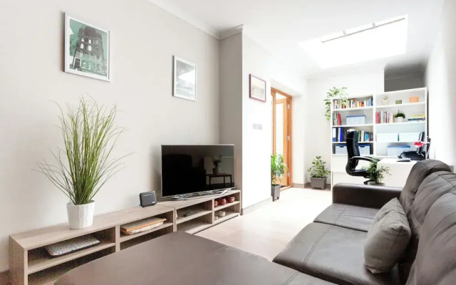 Red Lion Square by Onefinestay