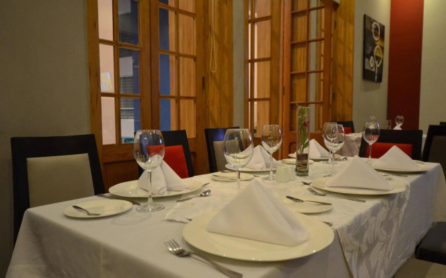 Hotel Camino Plaza