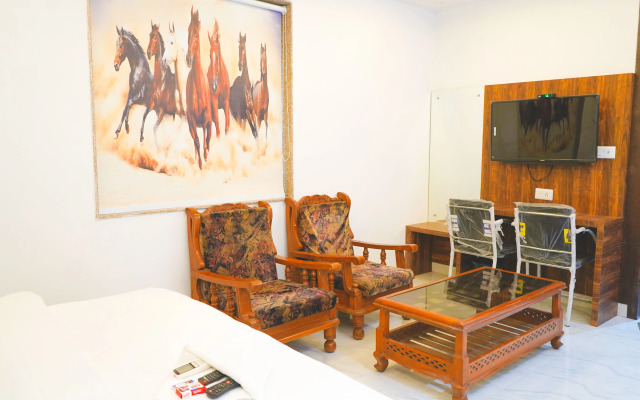 Hotel Ishaan Palace Near IGI Delhi Airport