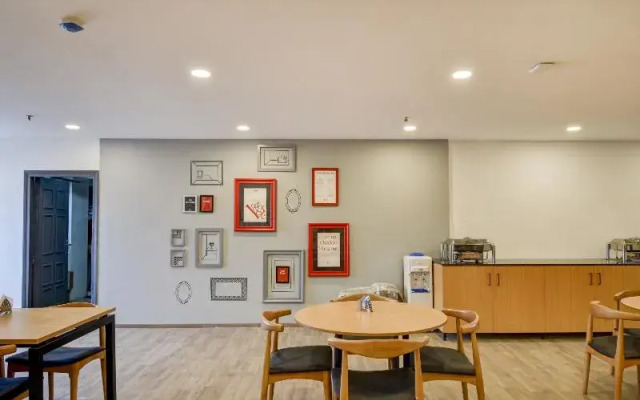 Oyo 385 Townhouse Navya International Ramamurthy N