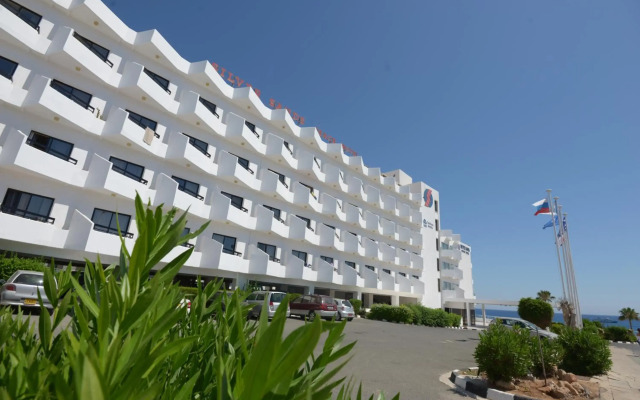 Silver Sands Beach Hotel
