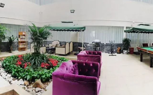 Vienna International Hotel (Hezhou High-speed Railway Station)