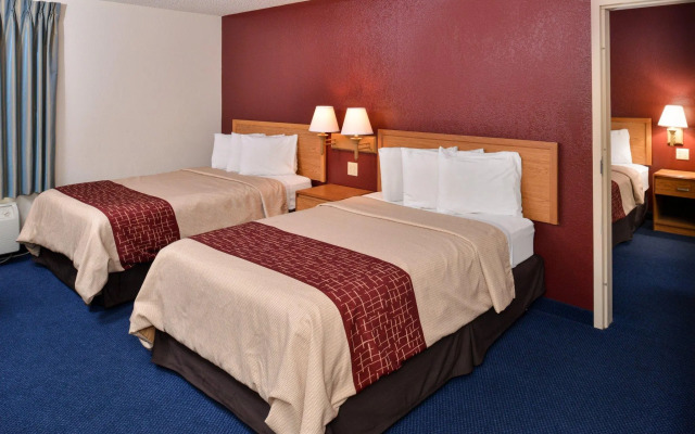 Red Roof Inn Clyde