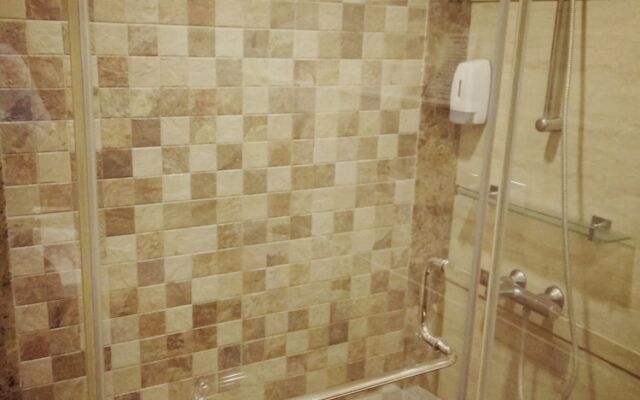 Stately Suites NH 8