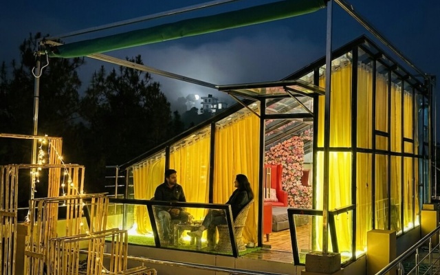 XTSY Travellers Hostel