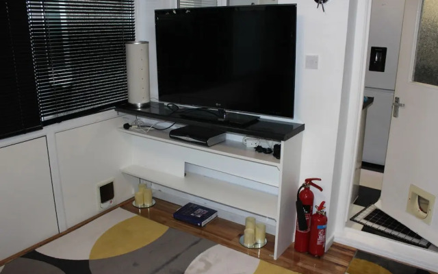 Lovely 4 Bed House London