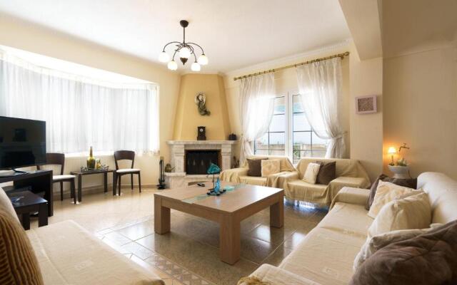 Charming Luxury Villa for 16 People