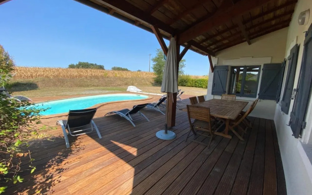 Le Frene With Private Swimming Pool