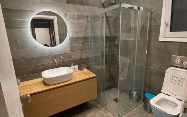 Luxury 3 bedroom apartment in Kiato center