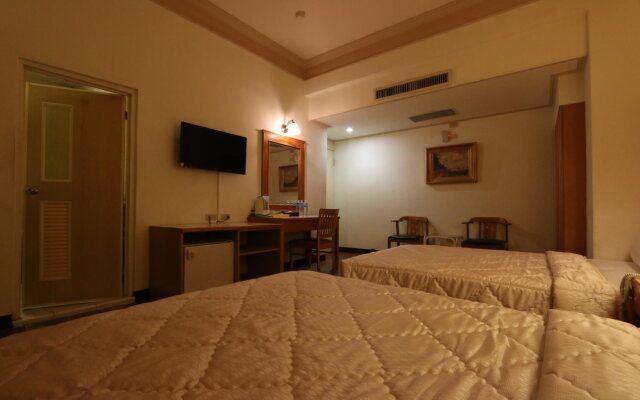Riverside Hotel