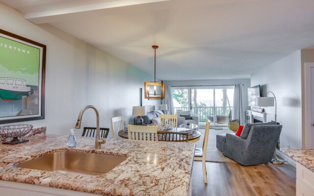 Glen Arbor Condo w/ Stunning Lake Michigan Views