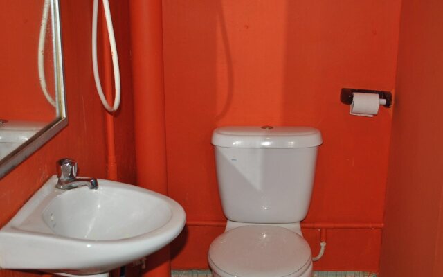 Raymond's Boutique Travelers Home - Hostel