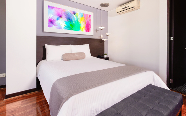 One Sixteen Hotel