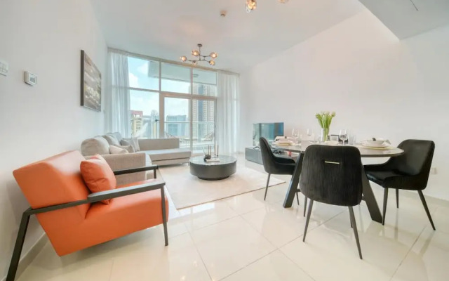 Premium 2BR Apt w Marina Views