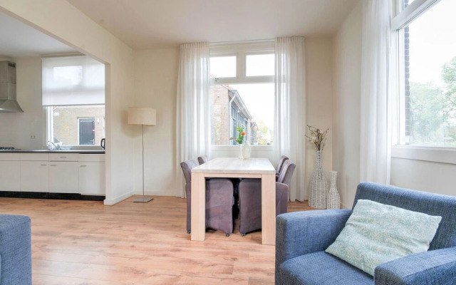 Cozy Holiday Home by the Canal in Dwingeloo