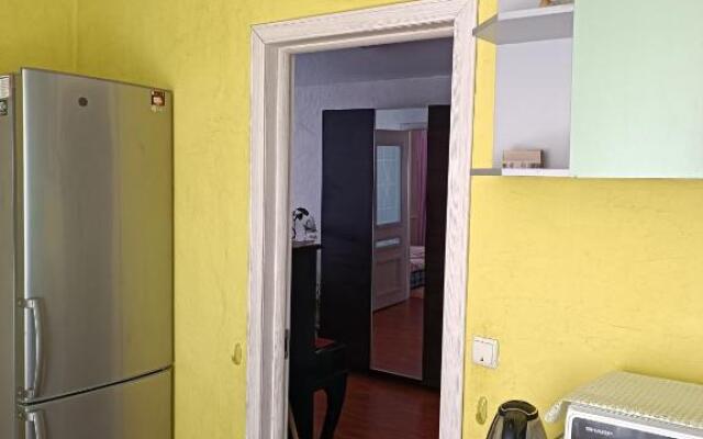 2-к Ауэзова 179 в центре города