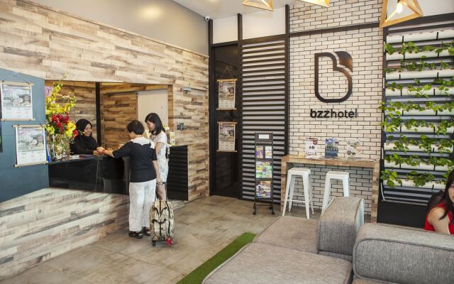 Bzz Hotel