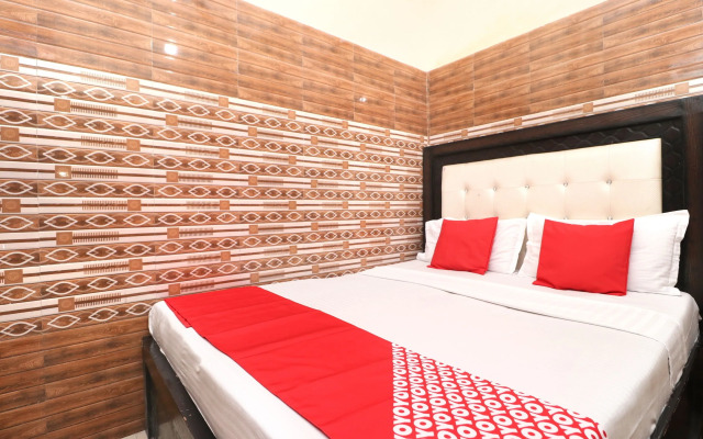 OYO 35497 Hotel Kapoor Residency