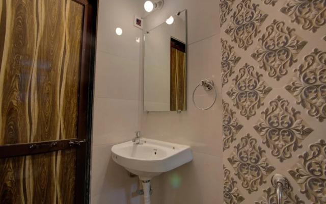 Ashu Bini Hospitality Gokul Dham Film City By OYO Rooms