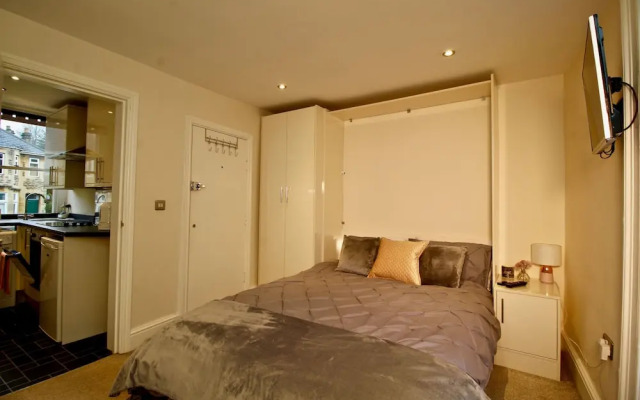 St Georges Place Studio 8