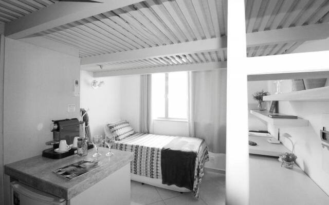 Pineapples A923 | Studio in Copacabana Z2