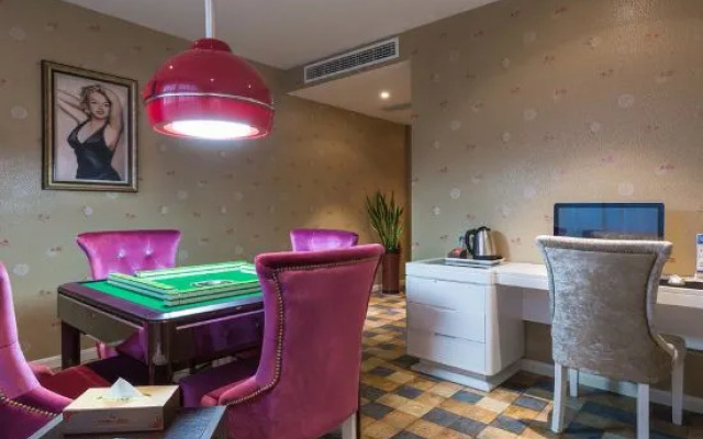 Dongyi meisu Theme Hotel