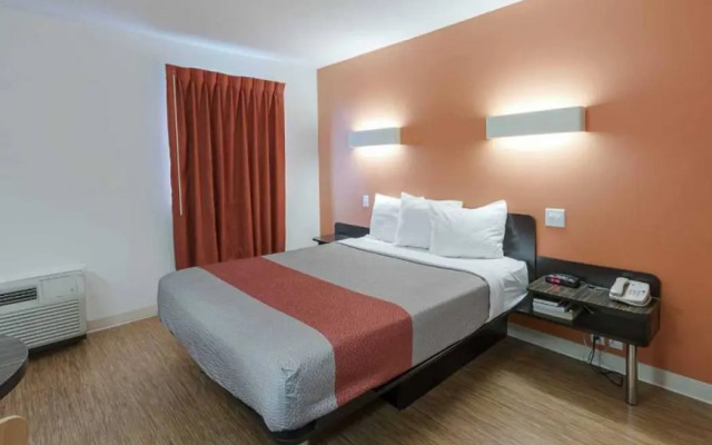 Motel 6 Brandon, MB