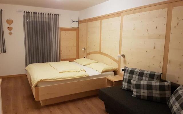 Villa Hubertus Apartments