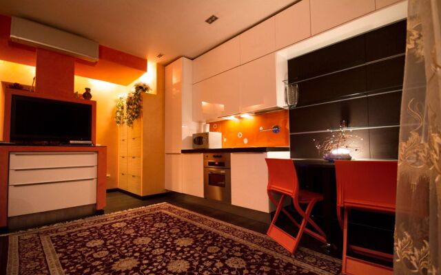 Home Holiday Magenta