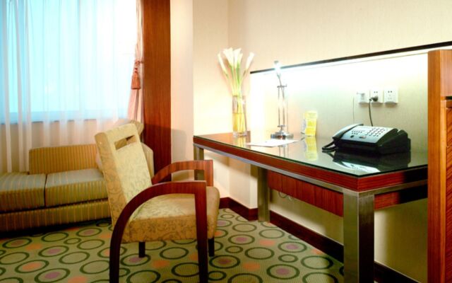 Luxemon Xinjiang Hongfu Hotel