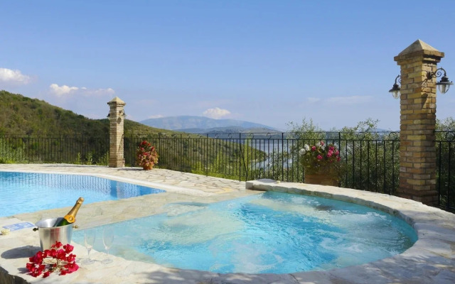 Leonora s House in St Stefanos Bay