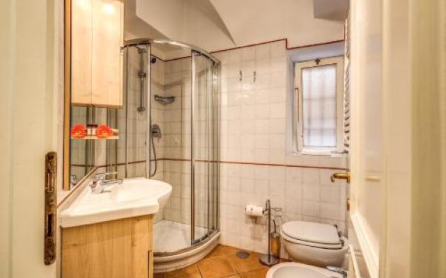 Coronari stylish apartment