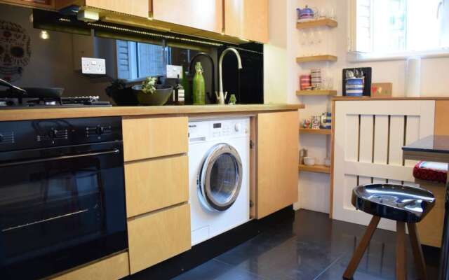 2 Bedroom Apartment Sleeps 4 in Clerkenwell