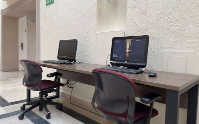 BEST WESTERN Plus Monterrey Colon