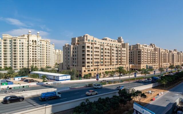 Mesmerizing Upscale 1BR Apartment in Soho Palm Jumeirah