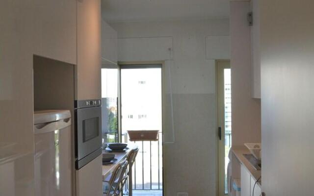 Modern & Bright by Homing